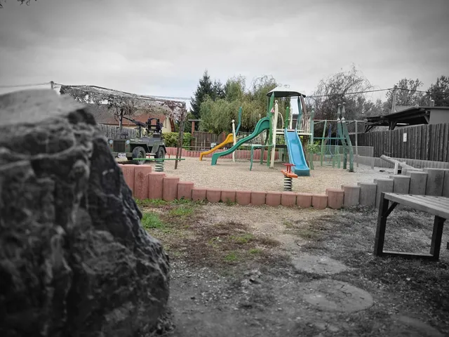 Dětské hřiště na zahrádce bistra